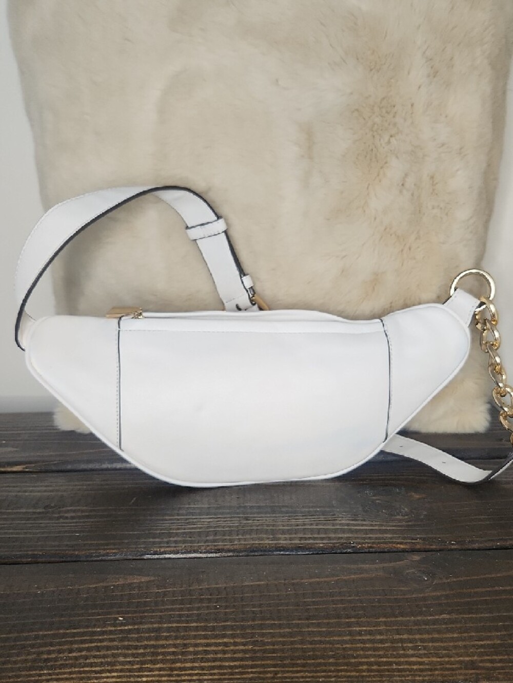 Michael Kors White Leather KORS Crossbody Belt Bag with Gold Hardware - Picture 5 of 15